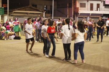 Foto - 4º MOVIMENTO CULTURA NA PRAÇA FOI UM ESPETÁCULO DE TALENTOS DO MUNICÍPIO