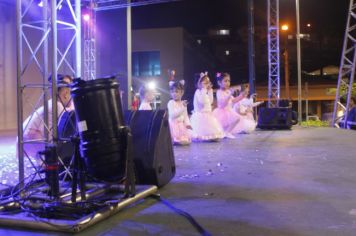 Foto - Cajati comemora o Dia Internacional da Dança apresentando um espetáculo na Praça da Bíblia