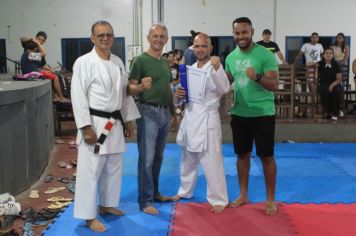 Foto - ESPORTE SANO CAJATI PROMOVE GRADUAÇÃO COM  TROCA DE FAIXAS E DOAÇÃO DE KIMONOS PARA ATLETAS INICIANTES