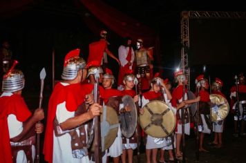 Foto - PAIXÃO DE CRISTO EMOCIONA CERCA DE 1500 MIL PESSOAS NA PRAÇA DA BÍBLIA