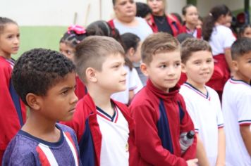 Foto - Alunos da Escola Municipal Francisco José de Lima Jr visitam o aterro sanitário do Município