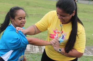 Foto - Torneio de Atletismo entres as APAES do Vale do Ribeira foi realizado no Centro de Eventos em Cajati