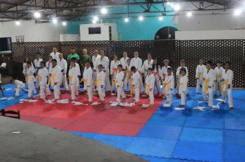 Foto - ESPORTE SANO CAJATI PROMOVE GRADUAÇÃO COM  TROCA DE FAIXAS E DOAÇÃO DE KIMONOS PARA ATLETAS INICIANTES