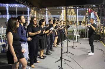 Foto - ABERTURA OFICIAL DO NATAL ENCANTADO ACONTECEU NA NOITE DESTE SÁBADO (7/12)