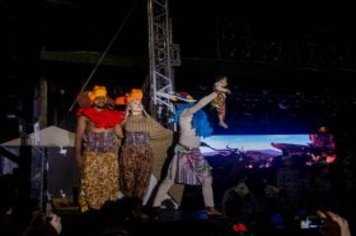 Foto - Espetáculo Rei Leão e banda Projeto X