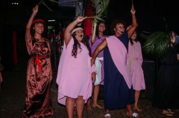 Foto - PAIXÃO DE CRISTO EMOCIONA CERCA DE 1500 MIL PESSOAS NA PRAÇA DA BÍBLIA