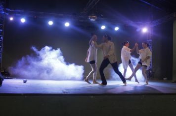 Foto - Cajati comemora o Dia Internacional da Dança apresentando um espetáculo na Praça da Bíblia