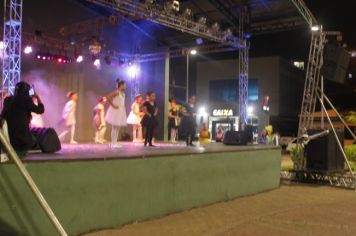 Foto - Cajati comemora o Dia Internacional da Dança apresentando um espetáculo na Praça da Bíblia