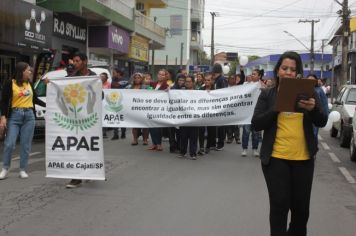 Foto - 1ª Caminhada pela Inclusão Cordão de Girassol 