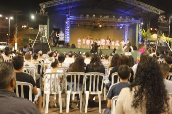 Foto - Cajati comemora o Dia Internacional da Dança apresentando um espetáculo na Praça da Bíblia