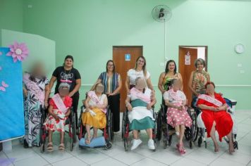 Foto - Residentes do Pró-Idoso participa de evento em homenagem ao dia Internacional da Mulher