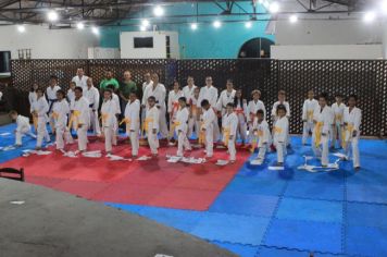 Foto - ESPORTE SANO CAJATI PROMOVE GRADUAÇÃO COM  TROCA DE FAIXAS E DOAÇÃO DE KIMONOS PARA ATLETAS INICIANTES