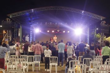 Foto - Cajati comemora o Dia Internacional da Dança apresentando um espetáculo na Praça da Bíblia