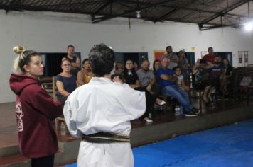 Foto - ESPORTE SANO CAJATI PROMOVE GRADUAÇÃO COM  TROCA DE FAIXAS E DOAÇÃO DE KIMONOS PARA ATLETAS INICIANTES