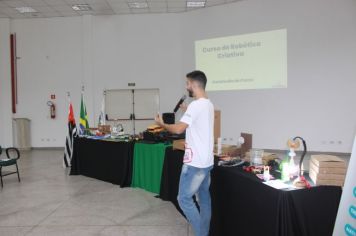 Foto - Professores da Secretaria de Educação de Cajati recebem Certificação do Curso de Robótica