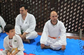 Foto - ESPORTE SANO CAJATI PROMOVE GRADUAÇÃO COM  TROCA DE FAIXAS E DOAÇÃO DE KIMONOS PARA ATLETAS INICIANTES