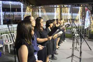 Foto - ABERTURA OFICIAL DO NATAL ENCANTADO ACONTECEU NA NOITE DESTE SÁBADO (7/12)