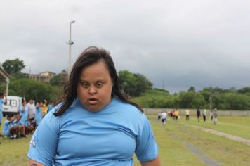 Foto - Torneio de Atletismo entres as APAES do Vale do Ribeira foi realizado no Centro de Eventos em Cajati