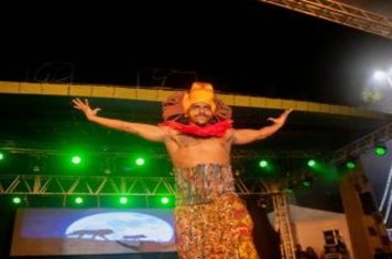 Foto - Espetáculo Rei Leão e banda Projeto X