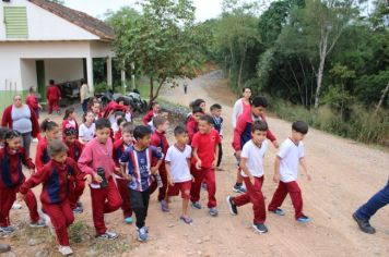 Foto - Alunos da Escola Municipal Francisco José de Lima Jr visitam o aterro sanitário do Município