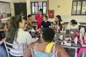 Foto - Consultoria Personalizada, a importância do autocuidado e apresentação profissional foi o tema do encontro comemorativo ao Dia Internacional da Mulher
