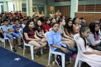 Foto - Noite de Autógrafos com Alunos Escritores