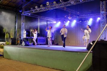 Foto - Cajati comemora o Dia Internacional da Dança apresentando um espetáculo na Praça da Bíblia