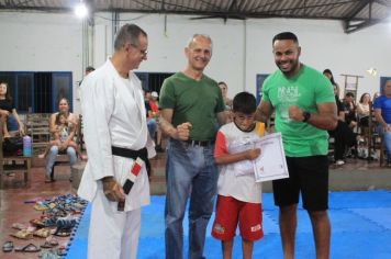 Foto - ESPORTE SANO CAJATI PROMOVE GRADUAÇÃO COM  TROCA DE FAIXAS E DOAÇÃO DE KIMONOS PARA ATLETAS INICIANTES