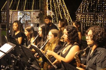 Foto - ABERTURA OFICIAL DO NATAL ENCANTADO ACONTECEU NA NOITE DESTE SÁBADO (7/12)