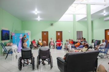 Foto - Residentes do Pró-Idoso participa de evento em homenagem ao dia Internacional da Mulher