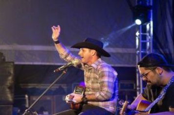 Foto - Shows com Paula Mattos e Cleito Camargo