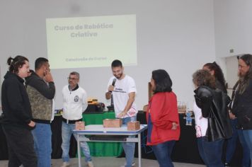 Foto - Professores da Secretaria de Educação de Cajati recebem Certificação do Curso de Robótica