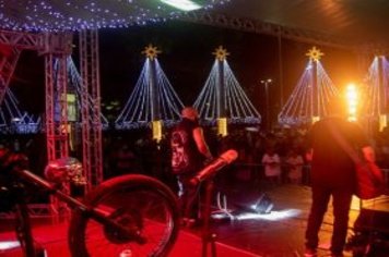 Foto - Espetáculo Rei Leão e banda Projeto X