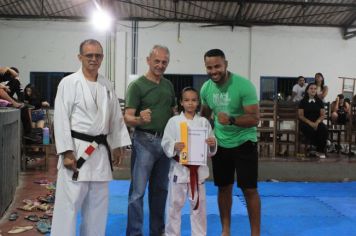 Foto - ESPORTE SANO CAJATI PROMOVE GRADUAÇÃO COM  TROCA DE FAIXAS E DOAÇÃO DE KIMONOS PARA ATLETAS INICIANTES