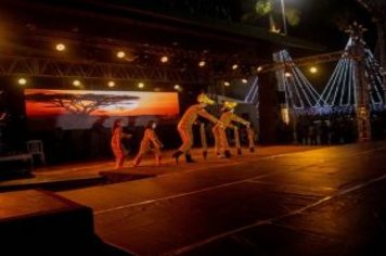 Foto - Espetáculo Rei Leão e banda Projeto X