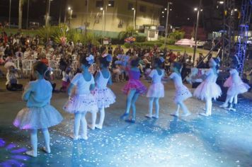 Foto - Cajati comemora o Dia Internacional da Dança apresentando um espetáculo na Praça da Bíblia