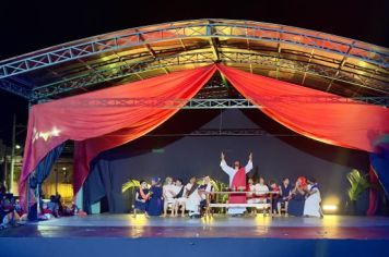 Foto - PAIXÃO DE CRISTO EMOCIONA CERCA DE 1500 MIL PESSOAS NA PRAÇA DA BÍBLIA