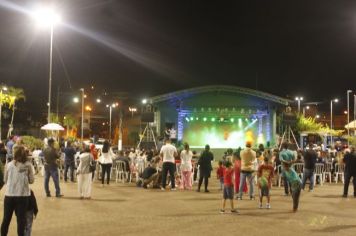 Foto - Cajati comemora o Dia Internacional da Dança apresentando um espetáculo na Praça da Bíblia