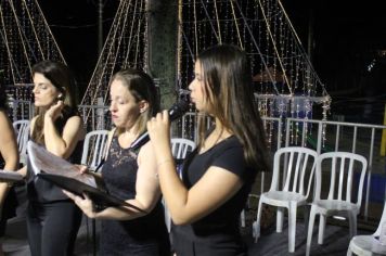 Foto - ABERTURA OFICIAL DO NATAL ENCANTADO ACONTECEU NA NOITE DESTE SÁBADO (7/12)