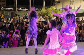 Foto - 4º MOVIMENTO CULTURA NA PRAÇA FOI UM ESPETÁCULO DE TALENTOS DO MUNICÍPIO