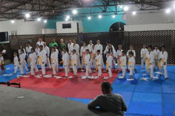 Foto - ESPORTE SANO CAJATI PROMOVE GRADUAÇÃO COM  TROCA DE FAIXAS E DOAÇÃO DE KIMONOS PARA ATLETAS INICIANTES