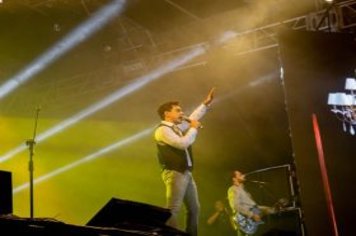 Foto - Shows com Zezé Di Camargo e Luciano e Thiago & Emerson