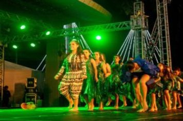 Foto - Espetáculo Rei Leão e banda Projeto X