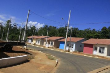 Foto - Inauguração do Empreendimento Cajati D- 65 casas e entrega de 280 títulos de Regularização Fundiária