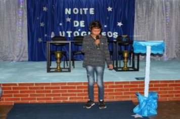 Foto - Noite de Autógrafos com Alunos Escritores