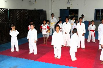 Foto - ESPORTE SANO CAJATI PROMOVE GRADUAÇÃO COM  TROCA DE FAIXAS E DOAÇÃO DE KIMONOS PARA ATLETAS INICIANTES