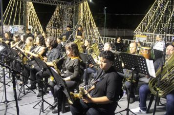 Foto - ABERTURA OFICIAL DO NATAL ENCANTADO ACONTECEU NA NOITE DESTE SÁBADO (7/12)