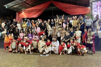 Foto - PAIXÃO DE CRISTO EMOCIONA CERCA DE 1500 MIL PESSOAS NA PRAÇA DA BÍBLIA