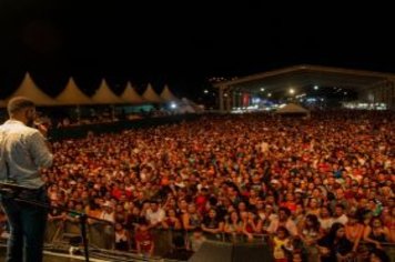 Foto - Shows com Zezé Di Camargo e Luciano e Thiago & Emerson
