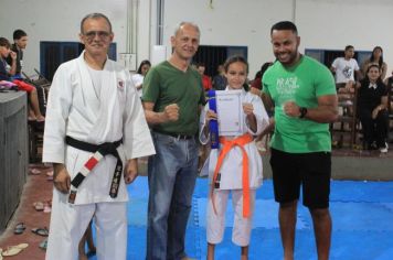 Foto - ESPORTE SANO CAJATI PROMOVE GRADUAÇÃO COM  TROCA DE FAIXAS E DOAÇÃO DE KIMONOS PARA ATLETAS INICIANTES